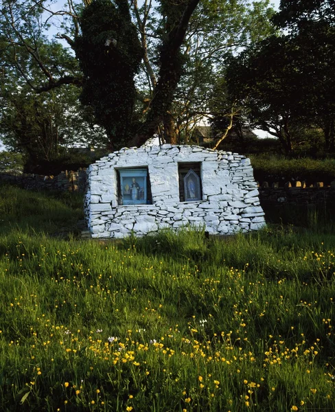 Kilshanny Святой, вблизи Эннистимон, co Клэр, Ирландия — стоковое фото