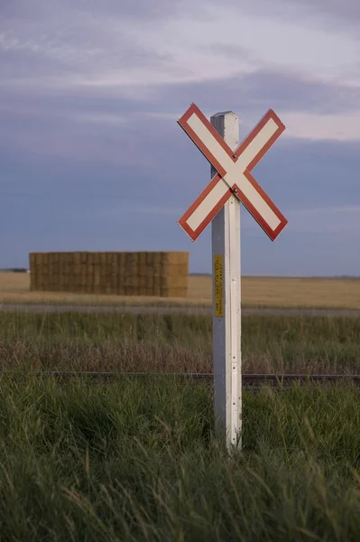 Señal de cruce del ferrocarril, Manitoba, Canadá —  Fotos de Stock