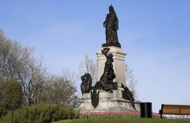 Kraliçe victoria, Parlamento gerekçesiyle, ottawa, ontario, Kanada'nın heykeli