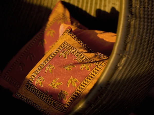 Almohadas en una silla — Foto de Stock