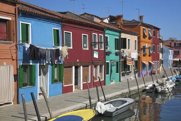 Будинки в burano, Італія — стокове фото