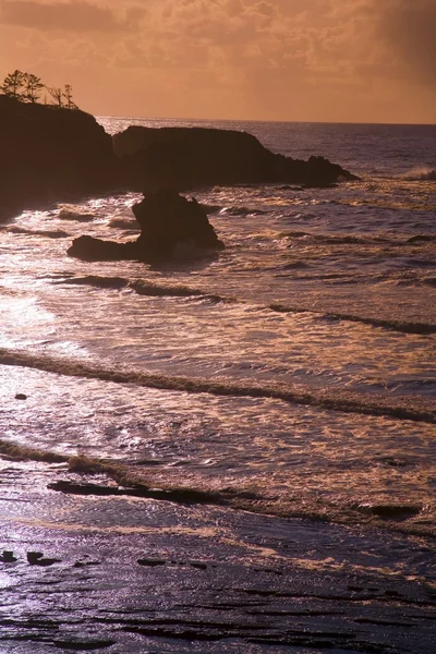 Ηλιοβασίλεμα, ακτή του Όρεγκον, ΗΠΑ — Φωτογραφία Αρχείου