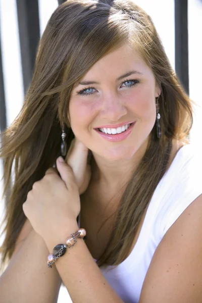 Portrait Of A Teenage Girl — Stock Photo, Image