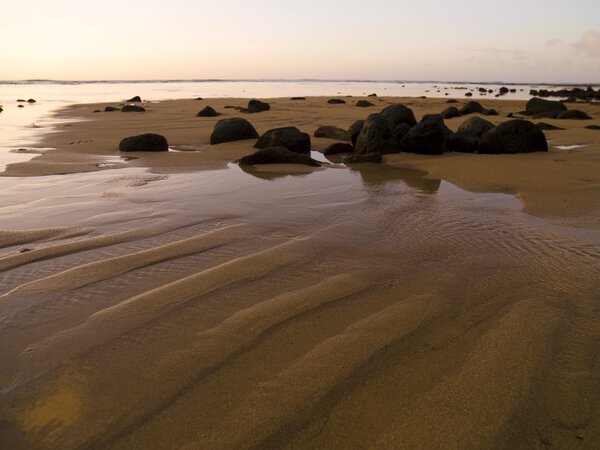 Beach With Rocks, Kaui, Гавайи
