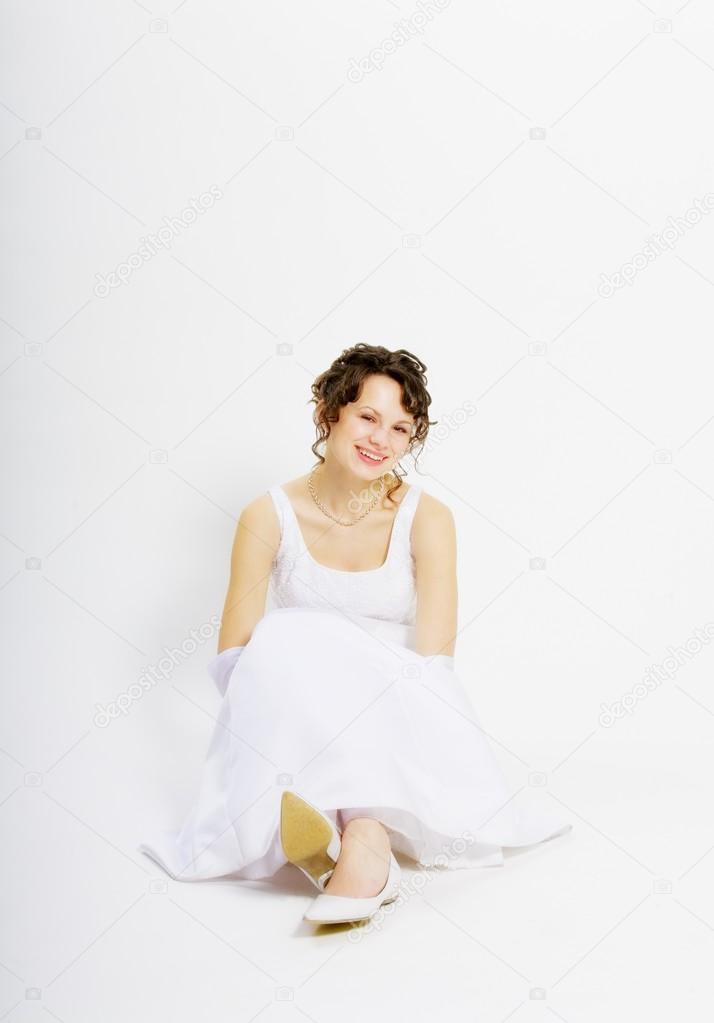 Smiling Bride, Sitting