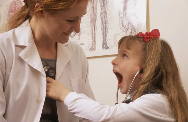 Patient Examining Doctor — Stock Photo, Image