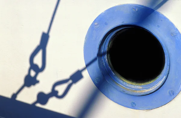 Porthole And Shadow On White Boat — Stock Photo, Image