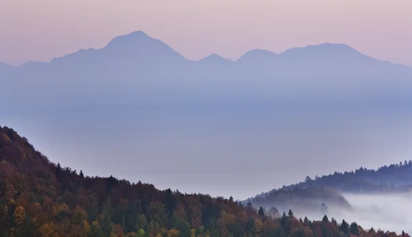 Niebla sobre la cuenca de Liubliana — Foto de Stock