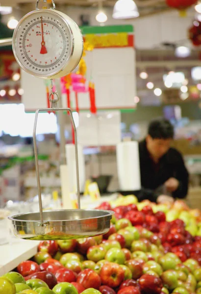 Venta de manzanas — Foto de Stock