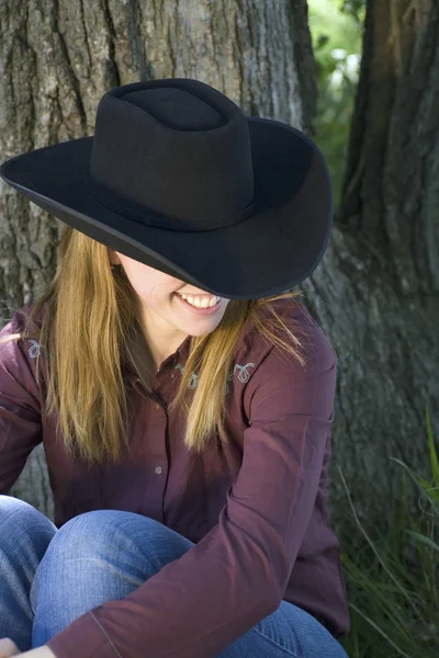 Vrouw in cowboy-hoed — Stockfoto