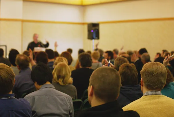 birçok kişi soru sorma