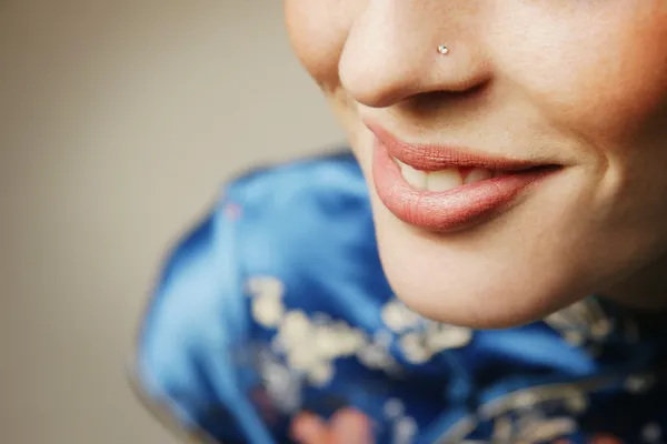 Vrouwelijke mond — Stockfoto