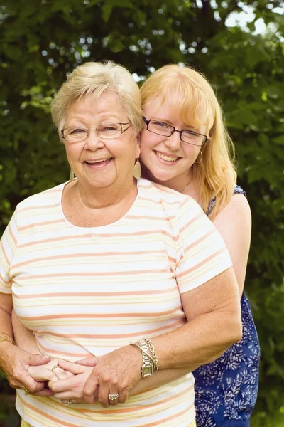 Bedstemor og barnebarn - Stock-foto