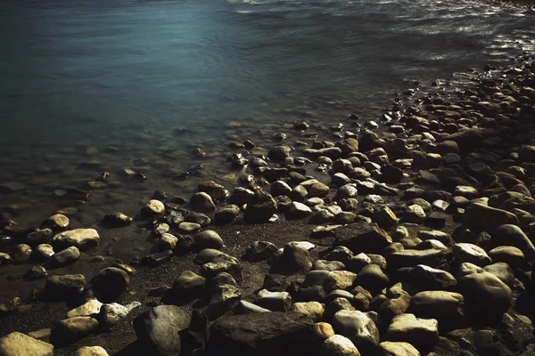 Rocas en la costa —  Fotos de Stock