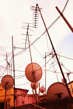 Televizyon antenler ve çanak antenler