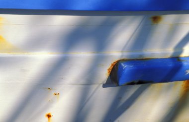 Hull mavi ve beyaz - tekne