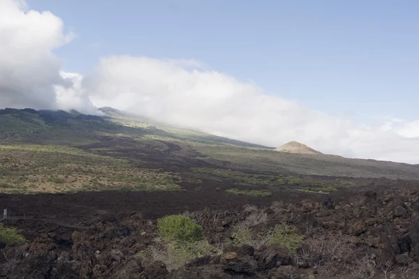 Campo de lava no lado de um vulcão — Fotografia de Stock