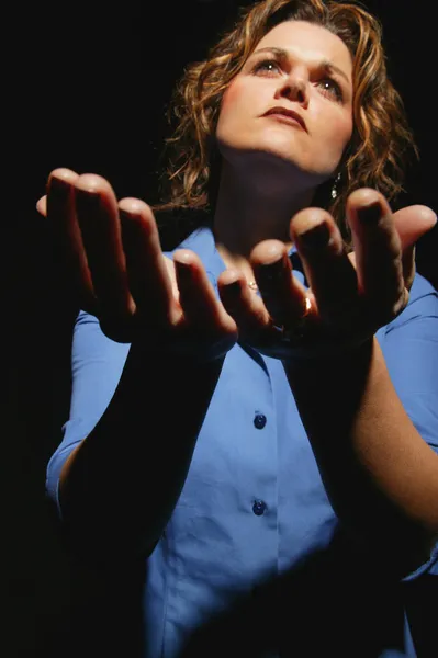 Woman Surrendering To God — Stock Photo, Image