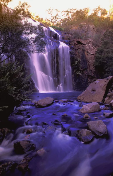 Machtige waterval — Stockfoto