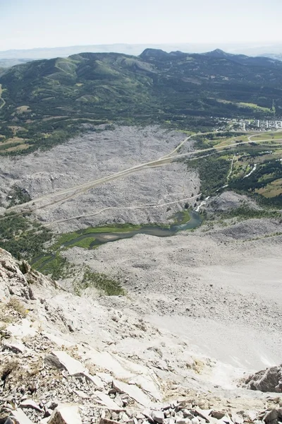 Looking Down From The Mountain Peak At Frank Slide On Turtle Mountain — Stock Photo, Image