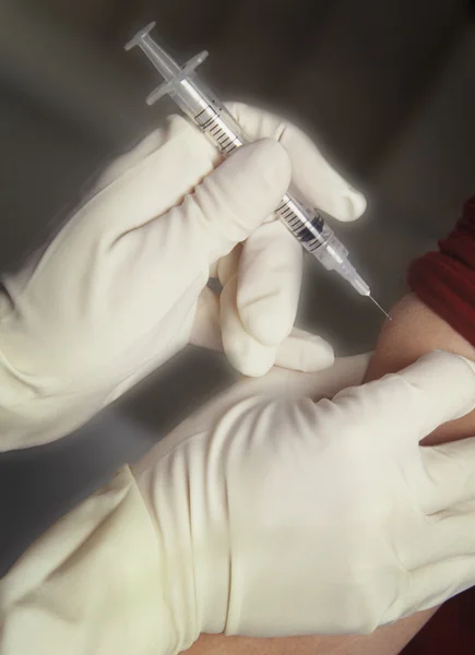 Patient Receiving Injection In Arm — Stock Photo, Image