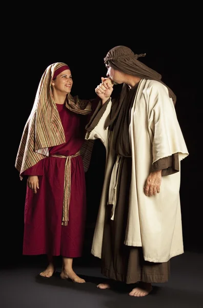 Menschen, die Maria und Josep darstellen — Stockfoto