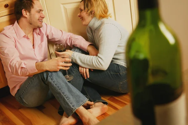 Couple Enjoys Each Other — Stock Photo, Image