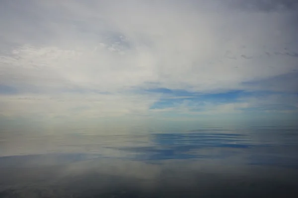 Reflection Of The Sky In The Arctic Ocean — Stock Photo, Image