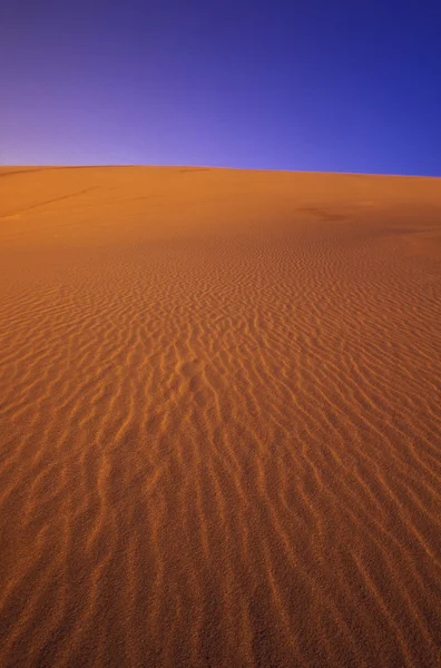 Wellen im Sand — Stockfoto