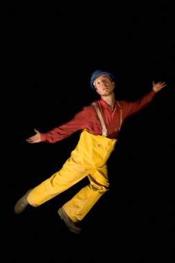 adam dans yağmurluk