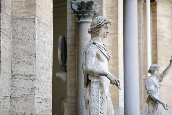 Statues In The Octagonal Belvedere Courtyard At The Vatican — Stock Photo, Image