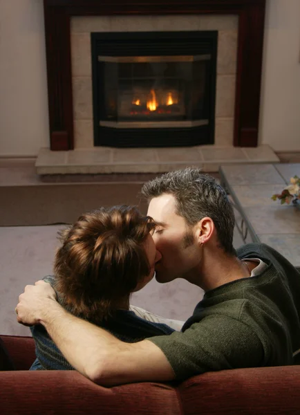 Couple Kisses By Fire — Stock Photo, Image