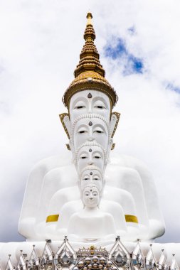 Wat Phra That Pha Son Kaew It is a beautiful natural landscape. Surrounded by complex high mountains There is the beauty of the pagoda.
