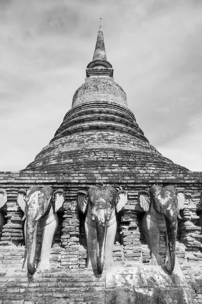 June 2022 Sukhothai Statue Elephants Surrounded Pagoda Wat Sorasak Temple — Foto Stock