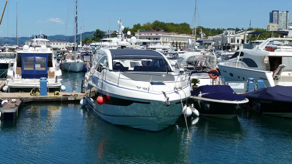 Sotchi Territoire Krasnodar Russie 2021 Bateaux Yachts Sur Jetée Station — Photo