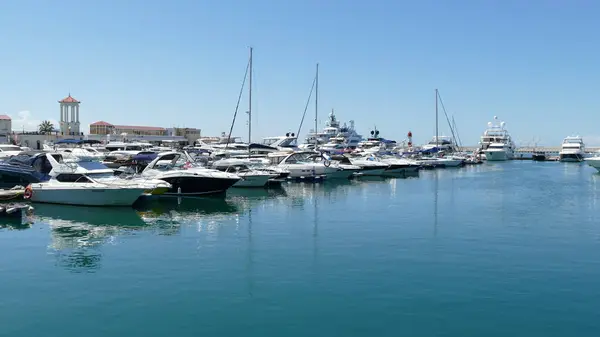 Sotchi Territoire Krasnodar Russie 2021 Bateaux Yachts Sur Jetée Station — Photo