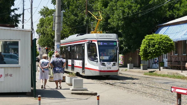 Krasnodar Russie 2021 Tram Transports Publics Dans Rue Ville Krasnodar — Photo