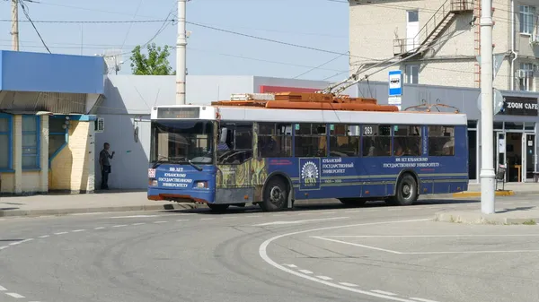 Krasnodar Rusya 2021 Krasnodar Havaalanında Trolleybus — Stok fotoğraf