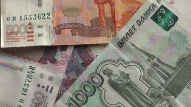 Yakın plan Rus bankasının kağıt banknotları. 