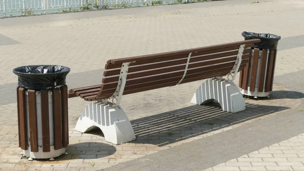 Скамейка Отдыха Людей Парке — стоковое фото