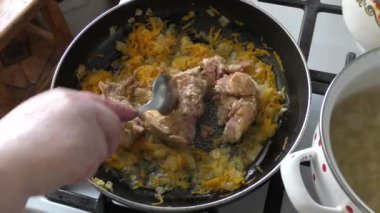 Pişirmek et ve sebze 