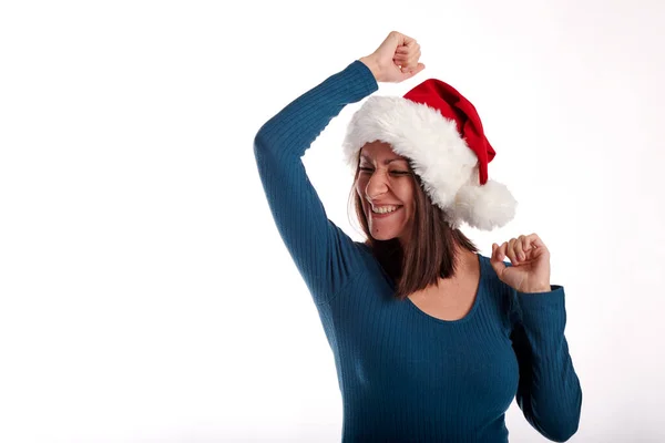 Retrato Uma Jovem Com Chapéu Papai Noel Fundo Branco — Fotografia de Stock