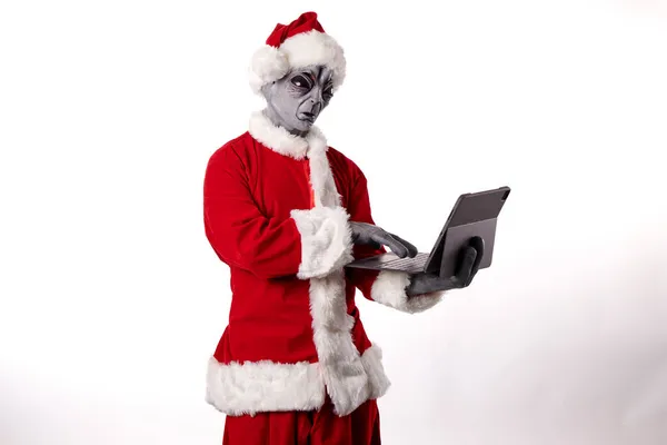 Santa Claus Con Máscara Alienígena Sobre Fondo Blanco —  Fotos de Stock