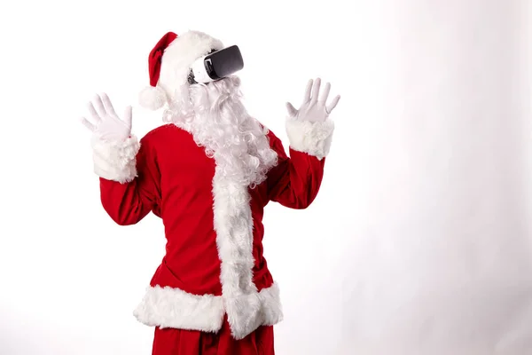 Santa Claus Con Gafas Realidad Virtual Sobre Fondo Blanco — Foto de Stock