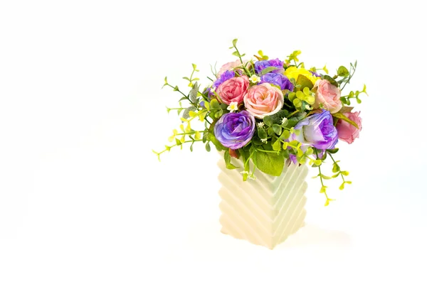 Bunte Rosen in einer Vase auf weiß und mit Schnittweg — Stockfoto