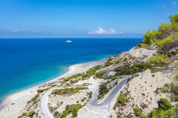 Driving Serpentine Steep Road Gialos Pebble Beach Turquoise Water Clear — Stock Photo, Image