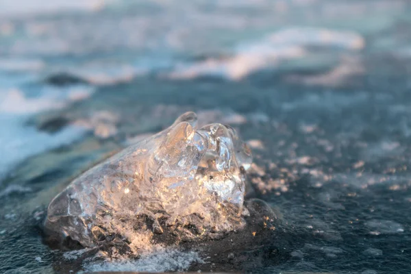 Gefrorenes Eis Von Kalter Transparenter Tiefer Seeoberfläche Nahaufnahme Funkelnd Kontrast — Stockfoto
