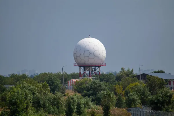 Aeropuerto Internacional Esfera Blanca Torre Radar Kharkiv Ucrania Radoma Especial —  Fotos de Stock