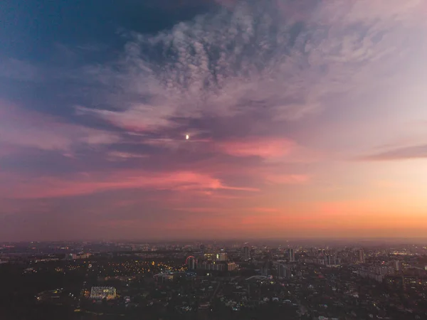 Lucht Kleurrijke Paarse Zonsondergang Uitzicht Met Epische Skyscape Kharkiv Centrum — Stockfoto