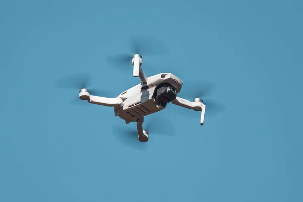 Kharkiv Ucraina Marzo 2021 Dji Mavic Mini Drone Che Vola — Foto Stock